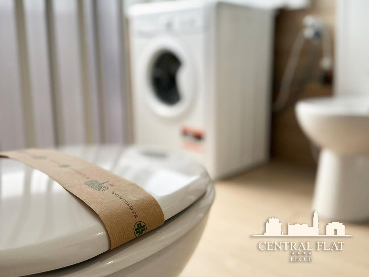 Lecce Central Flat - Attico Con Patio E Parcheggio Privato Apartman Kültér fotó