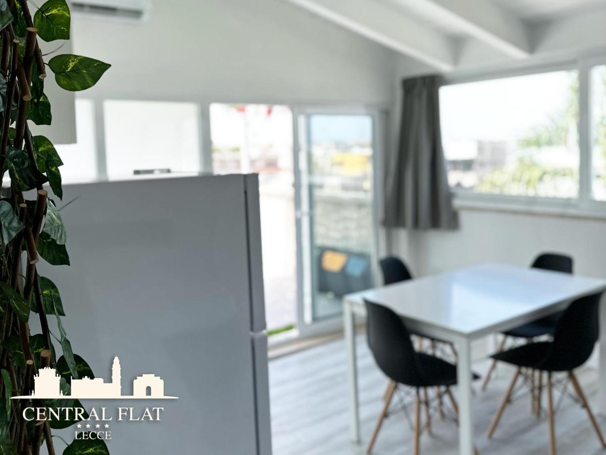 Lecce Central Flat - Attico Con Patio E Parcheggio Privato Apartman Kültér fotó