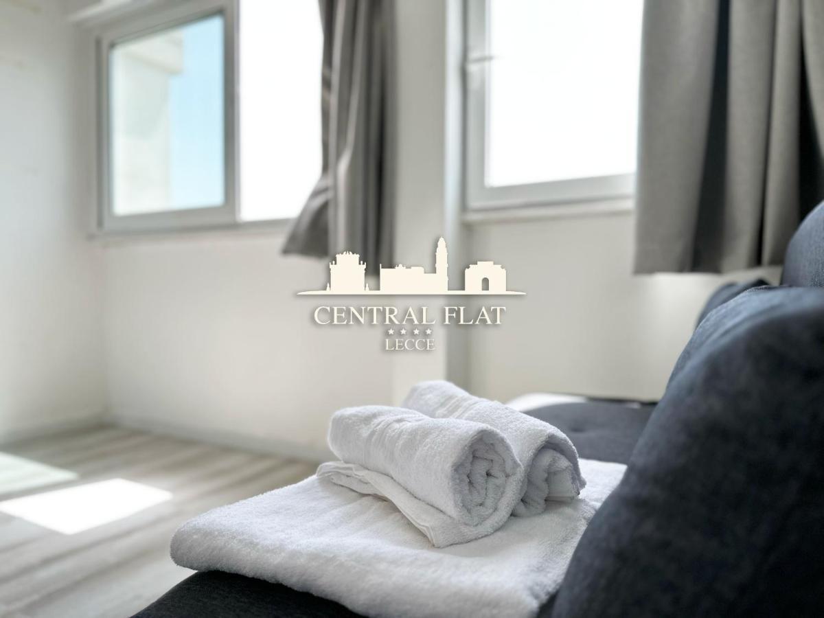 Lecce Central Flat - Attico Con Patio E Parcheggio Privato Apartman Kültér fotó